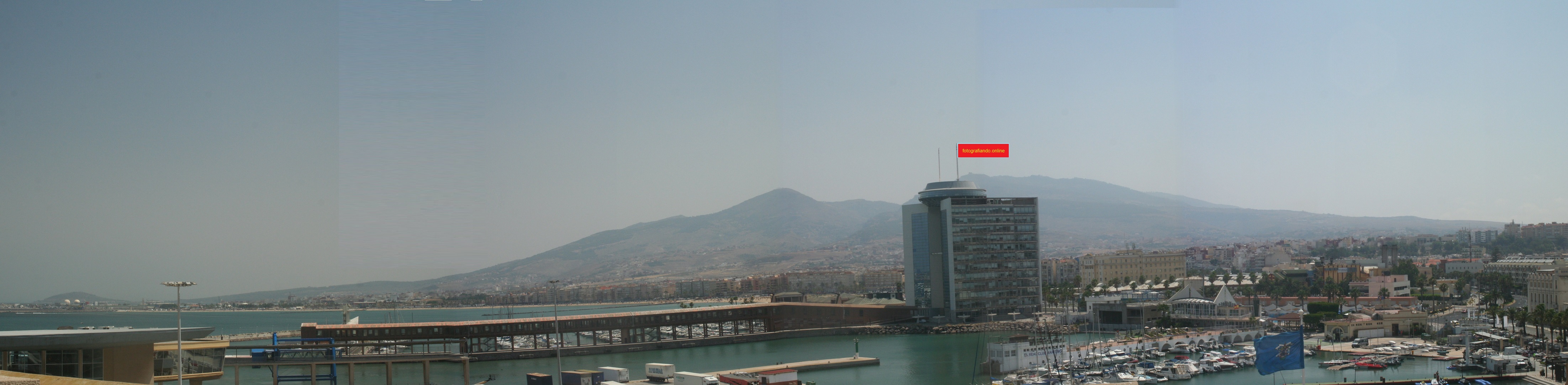 La ensenada melillense desde la muralla